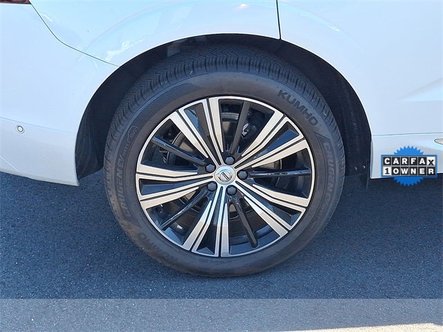 2023 Volvo XC60 B6 Ultimate Bright Theme