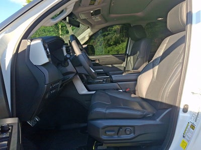 2024 Toyota Sequoia SR5