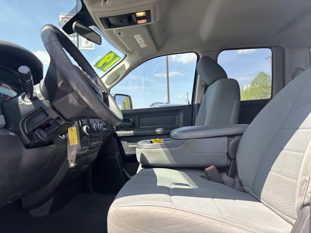 2019 RAM 1500 Classic Express Quad Cab 4x2 6'4' Box