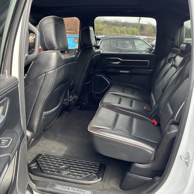 2020 RAM 1500 Laramie Crew Cab 4x4 5'7' Box