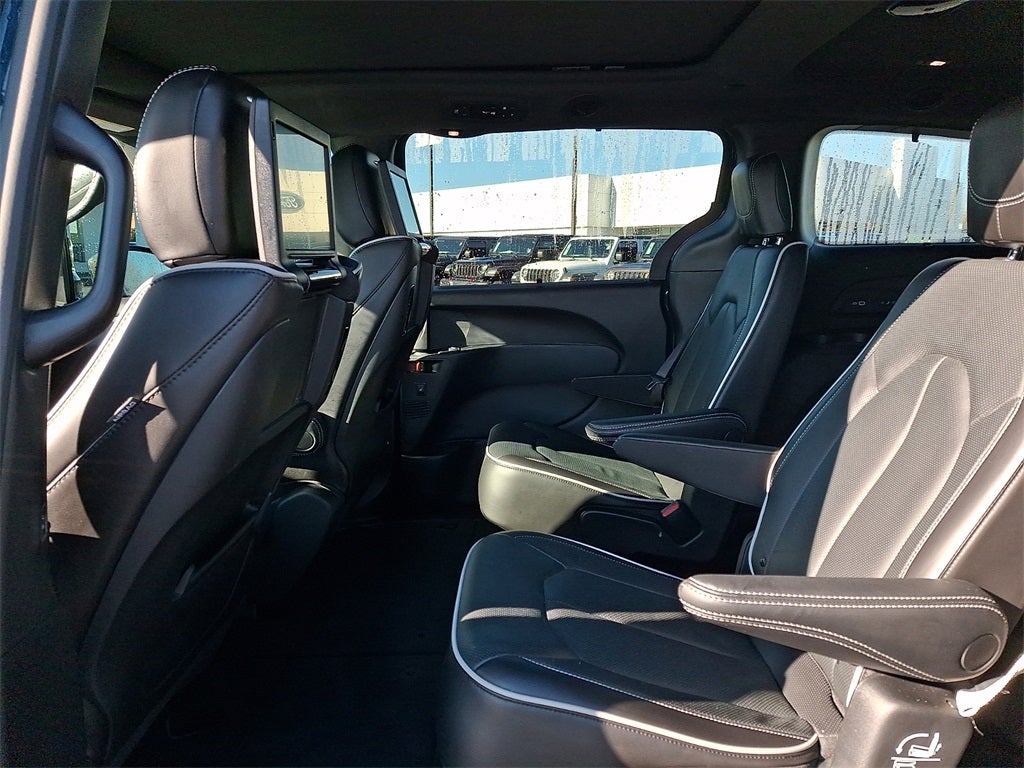 2023 Chrysler Pacifica Limited AWD