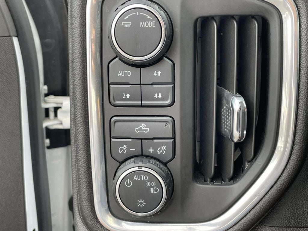 2020 Chevrolet Silverado 1500 4WD Crew Cab Short Bed LT