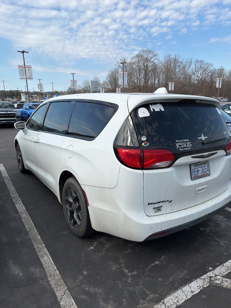 2020 Chrysler Pacifica Touring