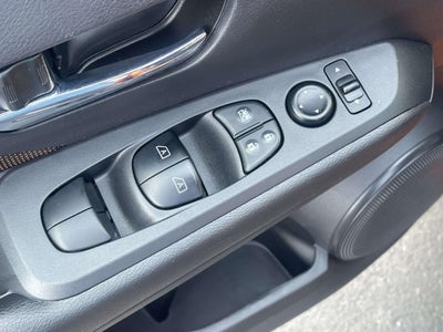 2022 Nissan Kicks SR