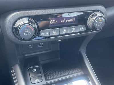 2022 Nissan Kicks SR