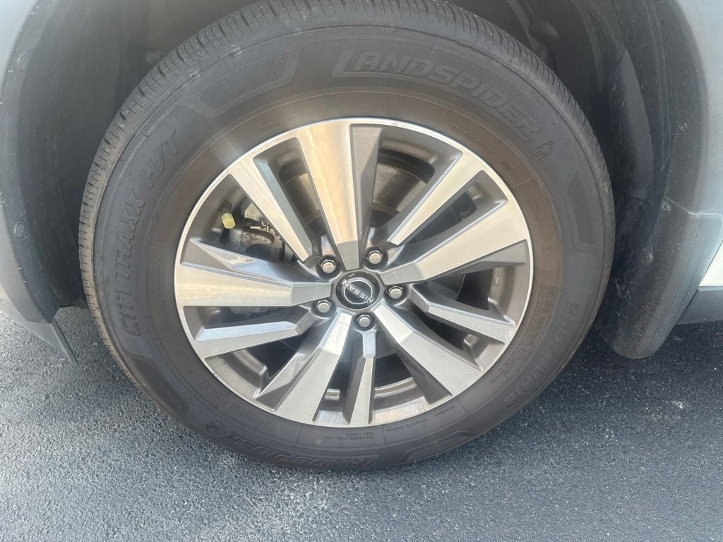 2023 Nissan Pathfinder SL