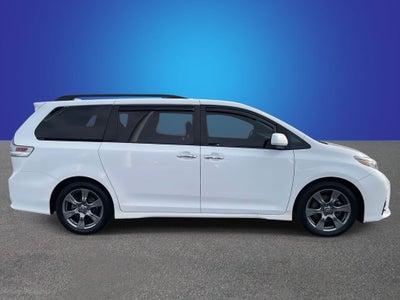 2018 Toyota Sienna SE 8 Passenger