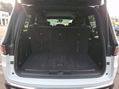 2023 Jeep Wagoneer Base