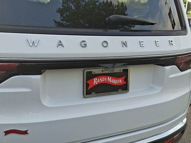 2023 Jeep Wagoneer Base
