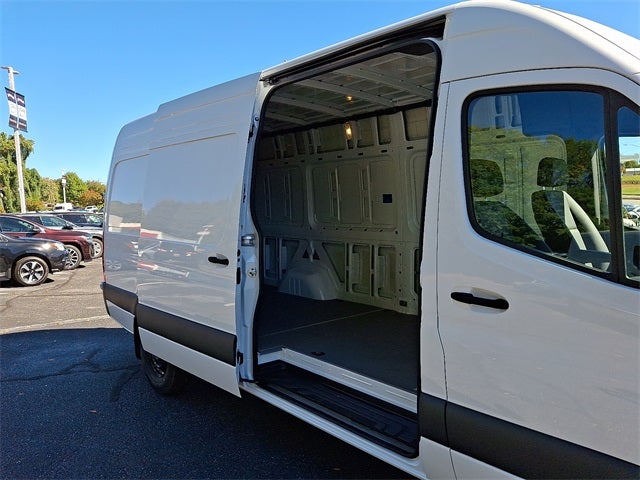 2025 Mercedes-Benz Sprinter 2500 Cargo 170 WB High Roof