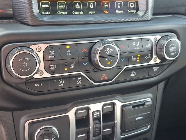 2023 Jeep Wrangler Sahara Altitude