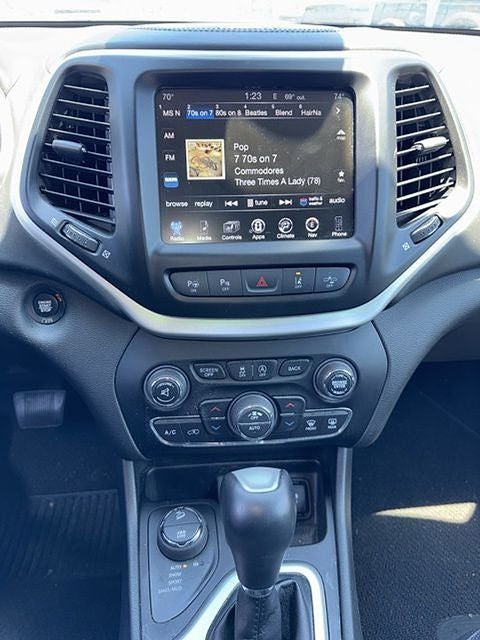 2017 Jeep Cherokee Overland