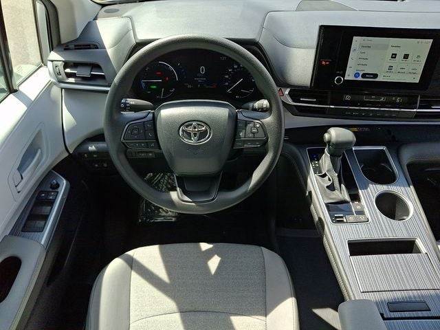 2025 Toyota Sienna LE 8 Passenger