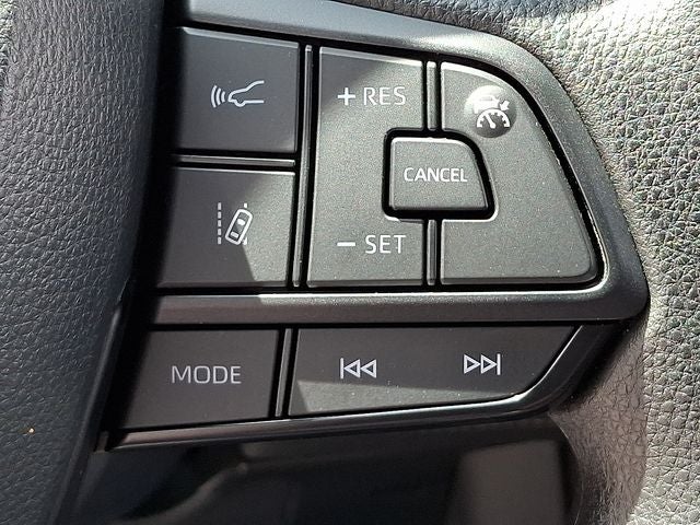 2025 Toyota Sienna LE 8 Passenger