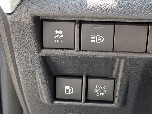 2025 Toyota Sienna LE 8 Passenger