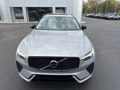 2023 Volvo XC60 B6 Ultimate Dark Theme