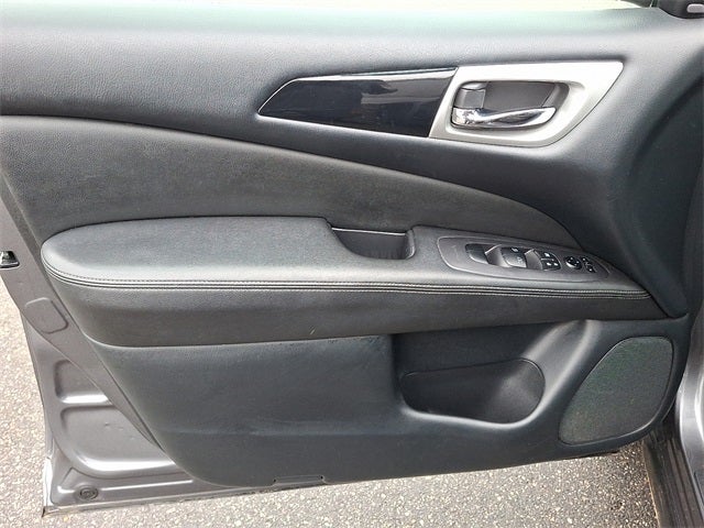 2019 Nissan Pathfinder SV