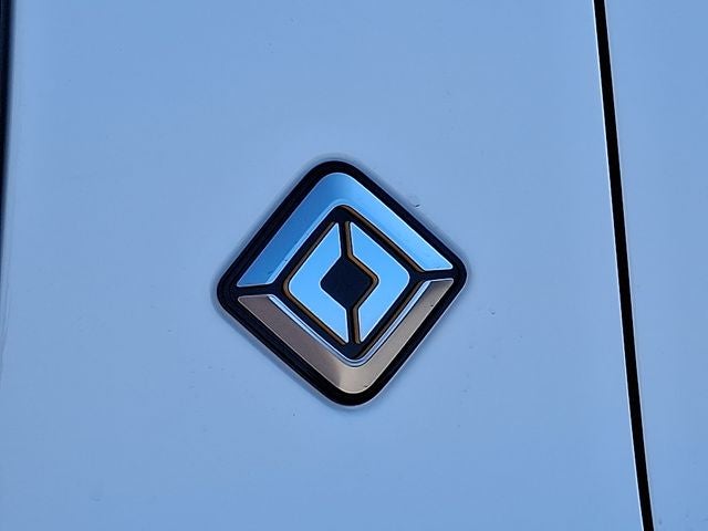 2025 Rivian R1S Adventure