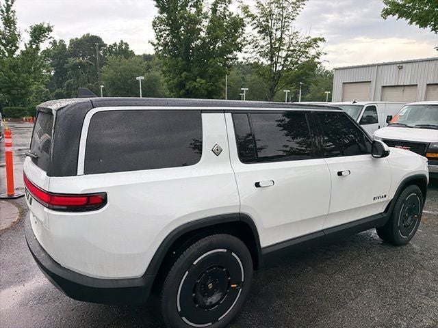 2025 Rivian R1S Adventure