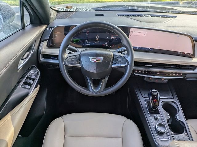 2024 Cadillac XT4 Luxury