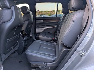 2026 Cadillac VISTIQ Luxury