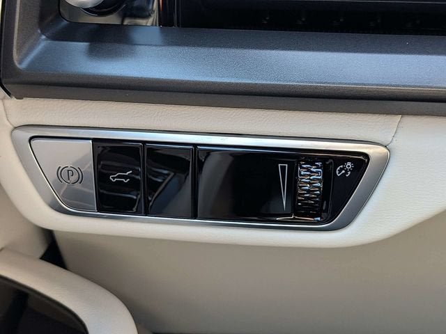2027 Cadillac VISTIQ Sport