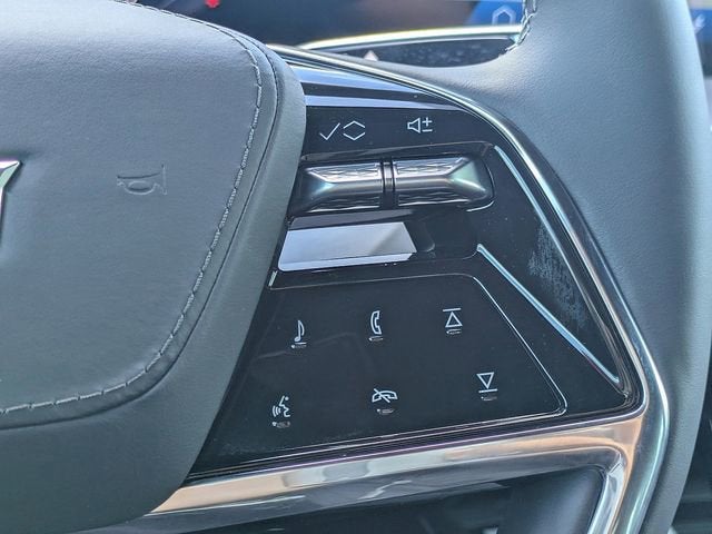 2026 Cadillac VISTIQ Platinum