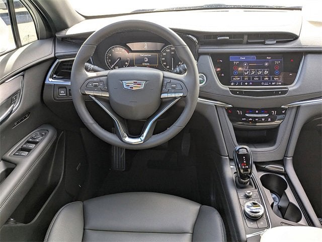 2025 Cadillac XT6 Luxury