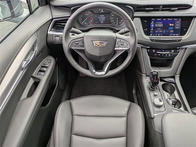 2025 Cadillac XT6 Luxury