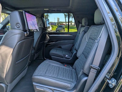 2027 Cadillac Escalade 4WD Platinum Sport