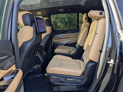 2025 Cadillac ESCALADE IQ Luxury 2