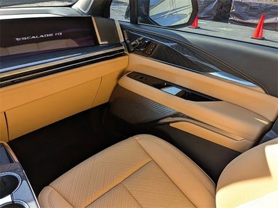 2025 Cadillac ESCALADE IQ Luxury 2