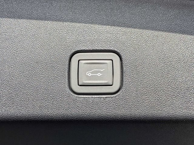 2027 Cadillac OPTIQ Luxury