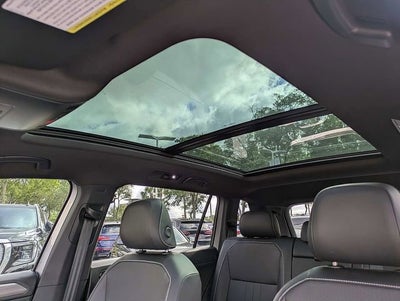 2023 Volkswagen Tiguan SE R-Line Black