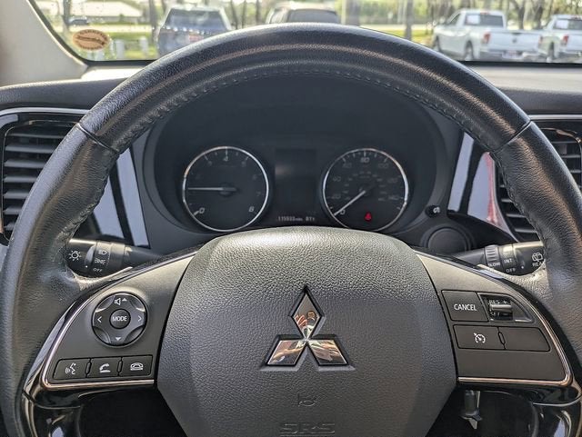 2017 Mitsubishi Outlander ES