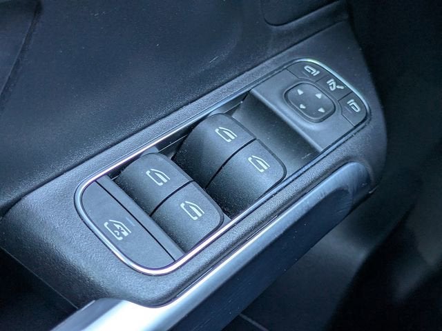 2025 Mercedes-Benz GLB GLB 250