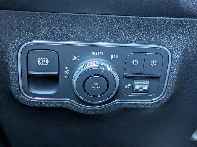 2025 Mercedes-Benz GLB GLB 250