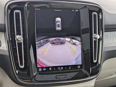 2023 Volvo XC40 Plus Dark Theme