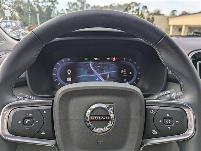 2023 Volvo XC40 Plus Dark Theme