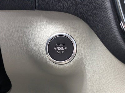 2023 Volvo XC40 Plus Dark Theme