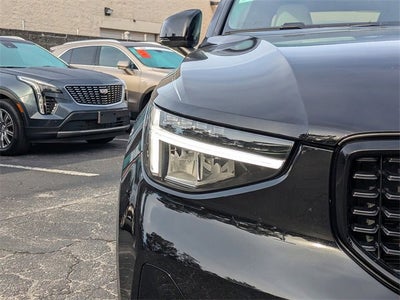 2023 Volvo XC40 Plus Dark Theme