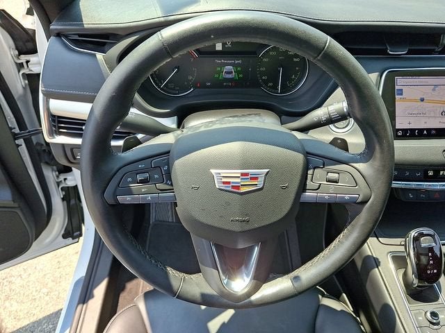2023 Cadillac XT4 FWD Premium Luxury