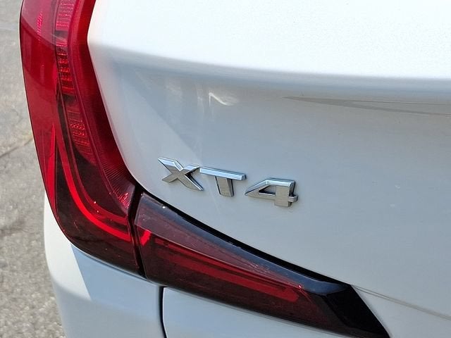 2023 Cadillac XT4 FWD Premium Luxury