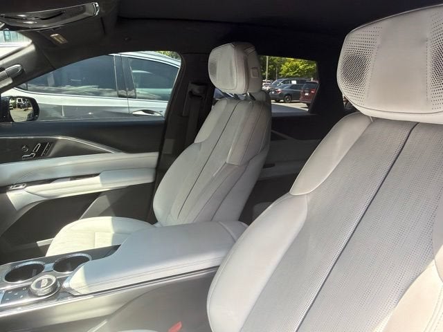 2024 Cadillac LYRIQ Sport 3