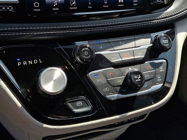 2024 Chrysler Pacifica Hybrid Select