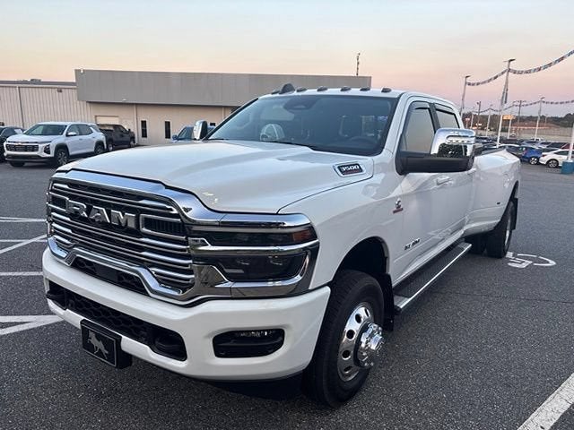 2025 RAM 3500 Laramie Crew Cab 4x4 8' Box