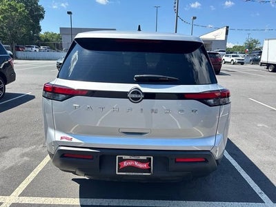 2024 Nissan Pathfinder S FWD