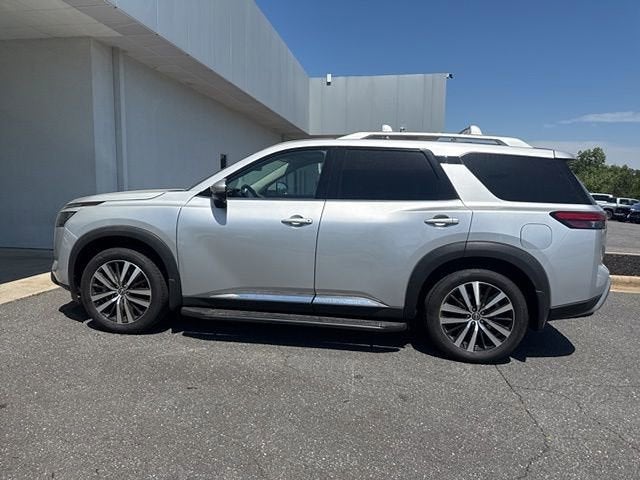 2025 Nissan Pathfinder Platinum FWD