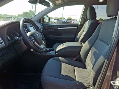 2019 Toyota Highlander LE