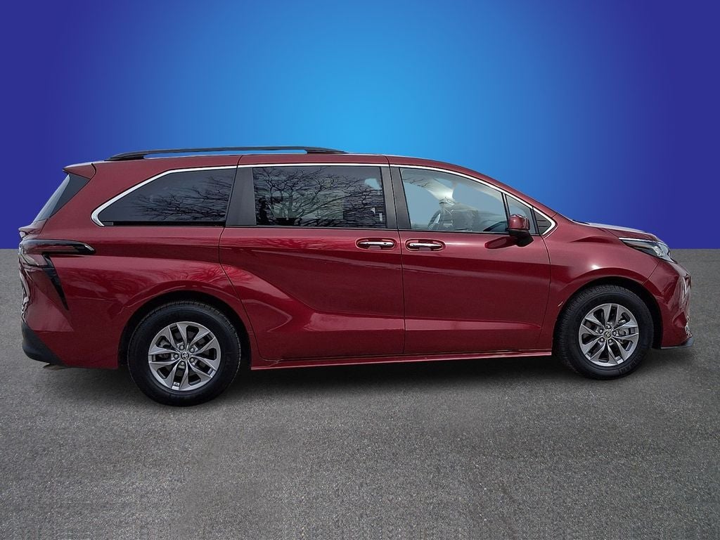2023 Toyota Sienna XLE 7 Passenger